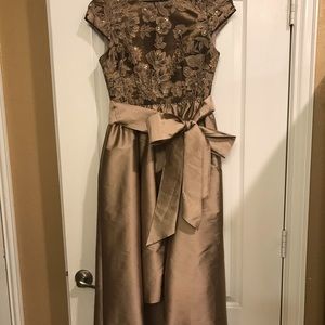 Women’s Formal Dress (Adrianna Papell)